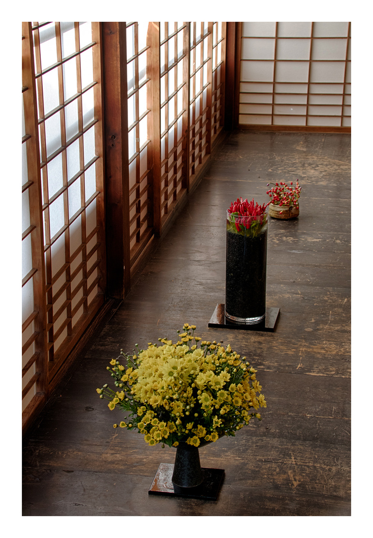 Three kinds of IKEBANA [Flower arrangement]