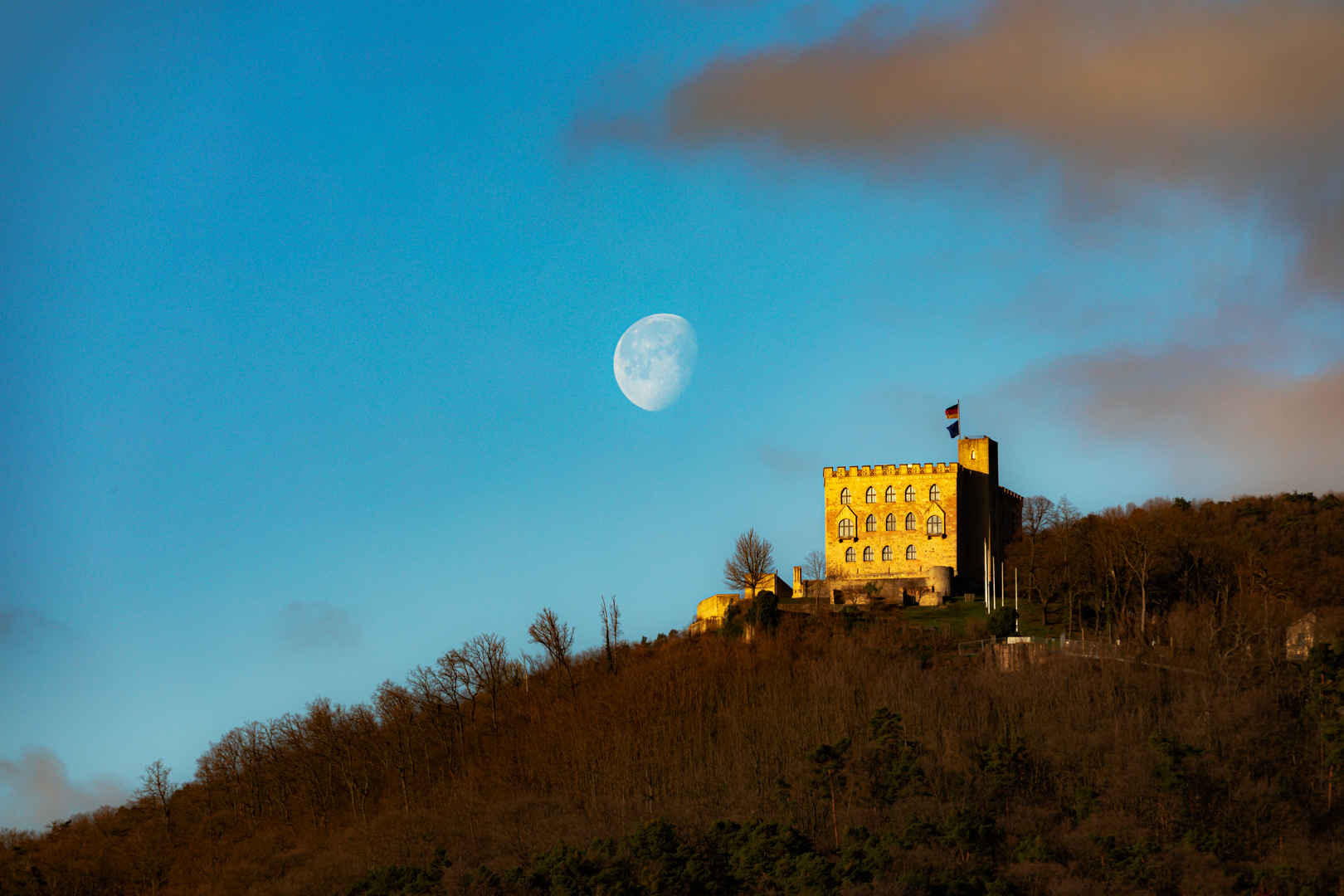 Three-quarter moon_hambacherschloss