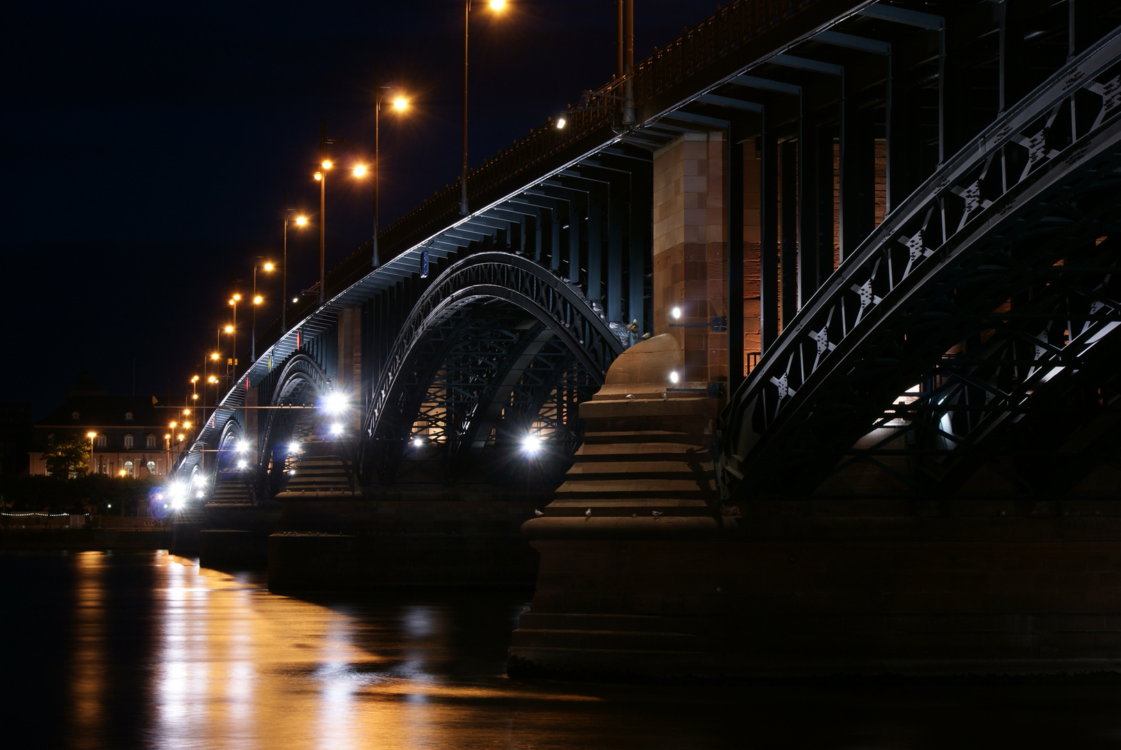 Throdor-Heuss-Brücke