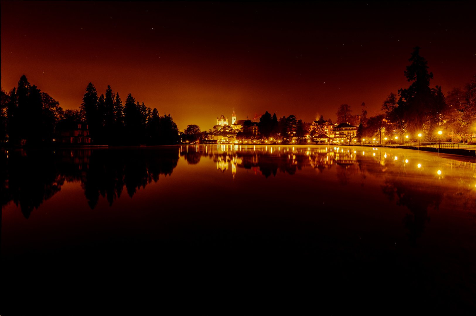 Thun bei Nacht