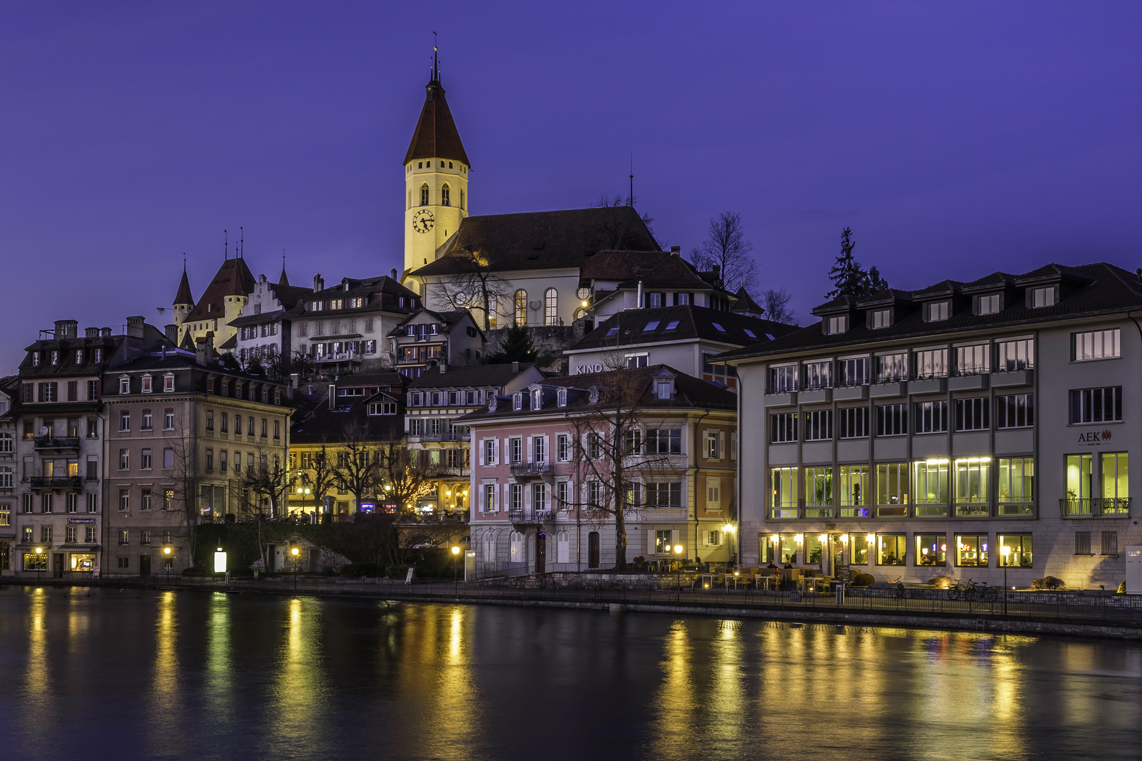 Thun by night