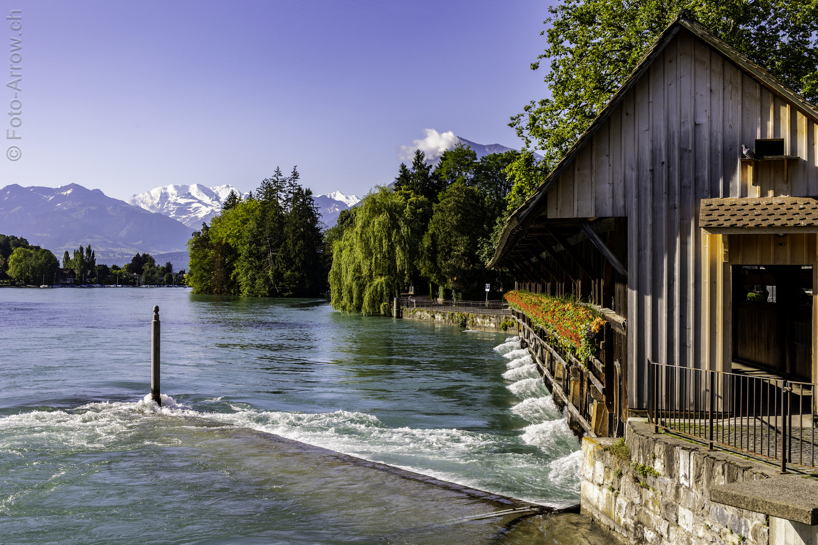 Thun mit Aare bei Hochwasser 2021