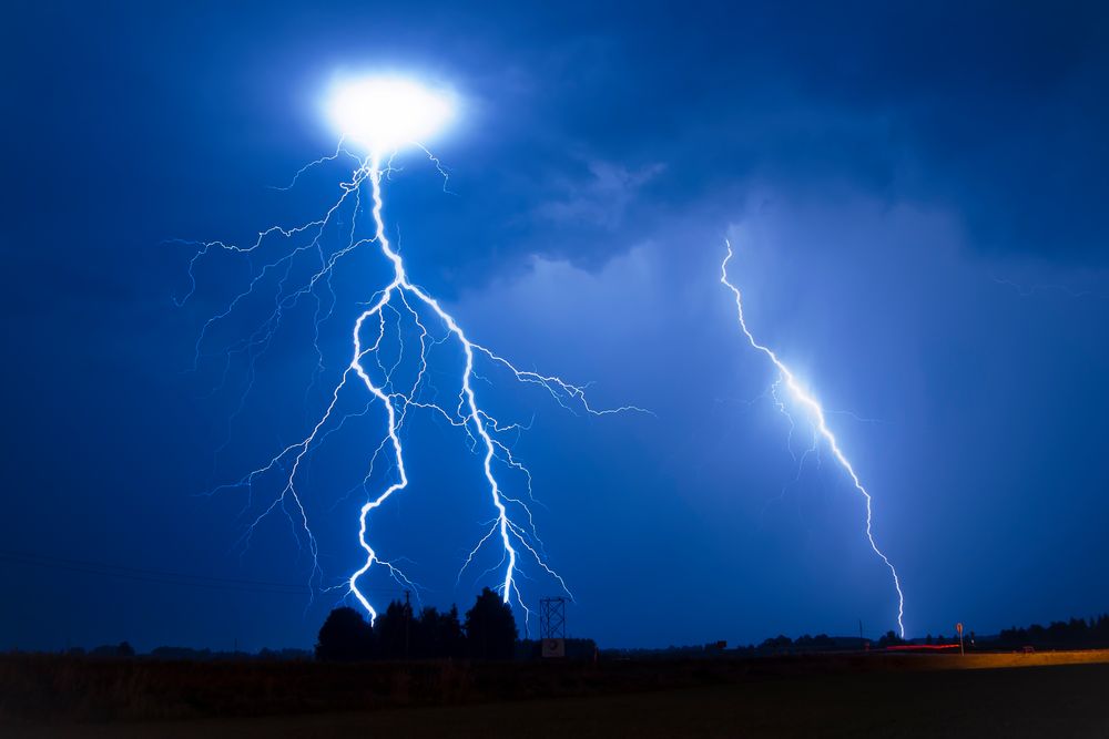 Thunder strikes photo & image | miscellaneous, phenomena, thunderstorms