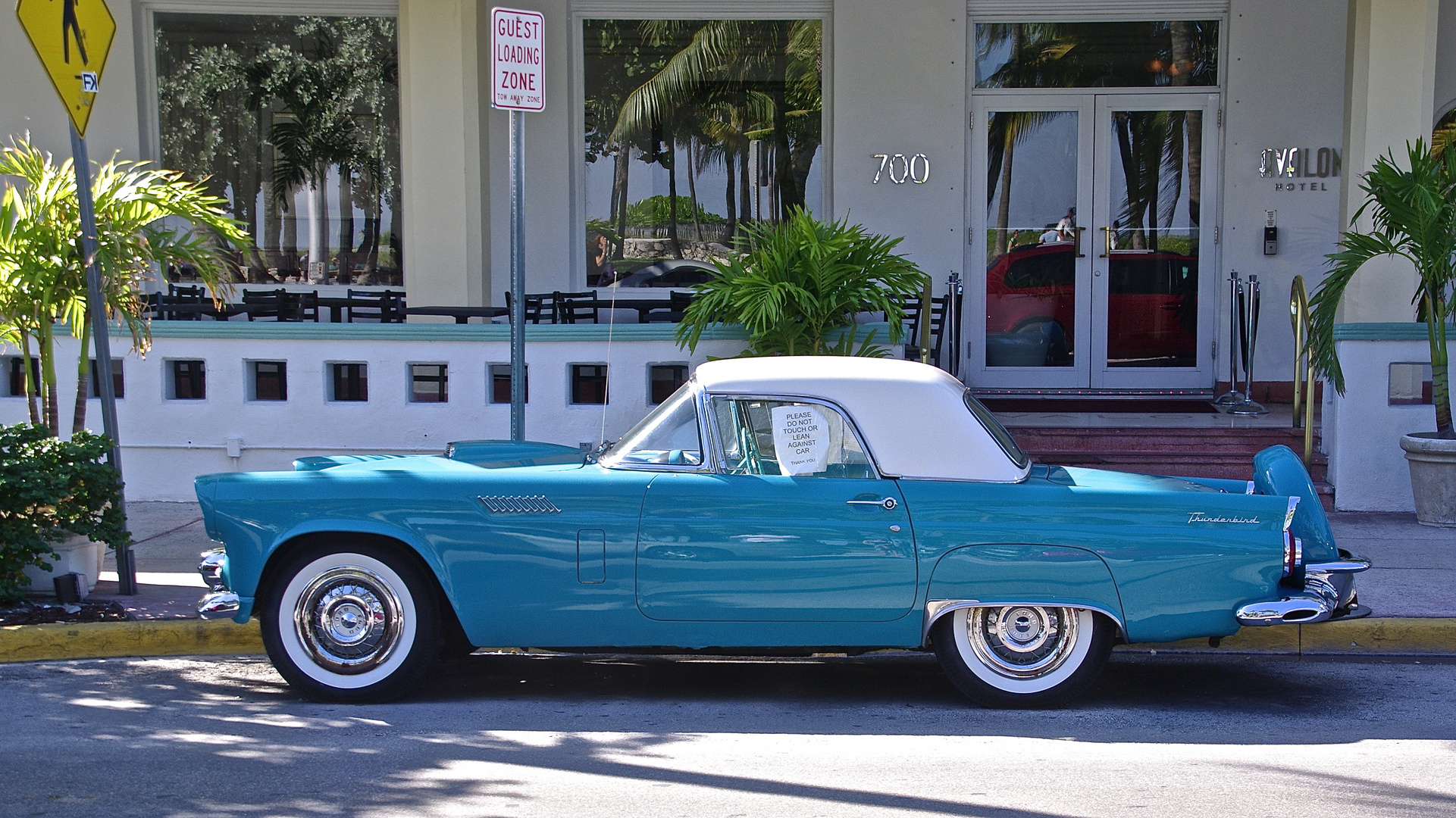 Thunderbird am Ocean Drive, Miami