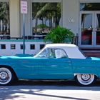 Thunderbird am Ocean Drive, Miami