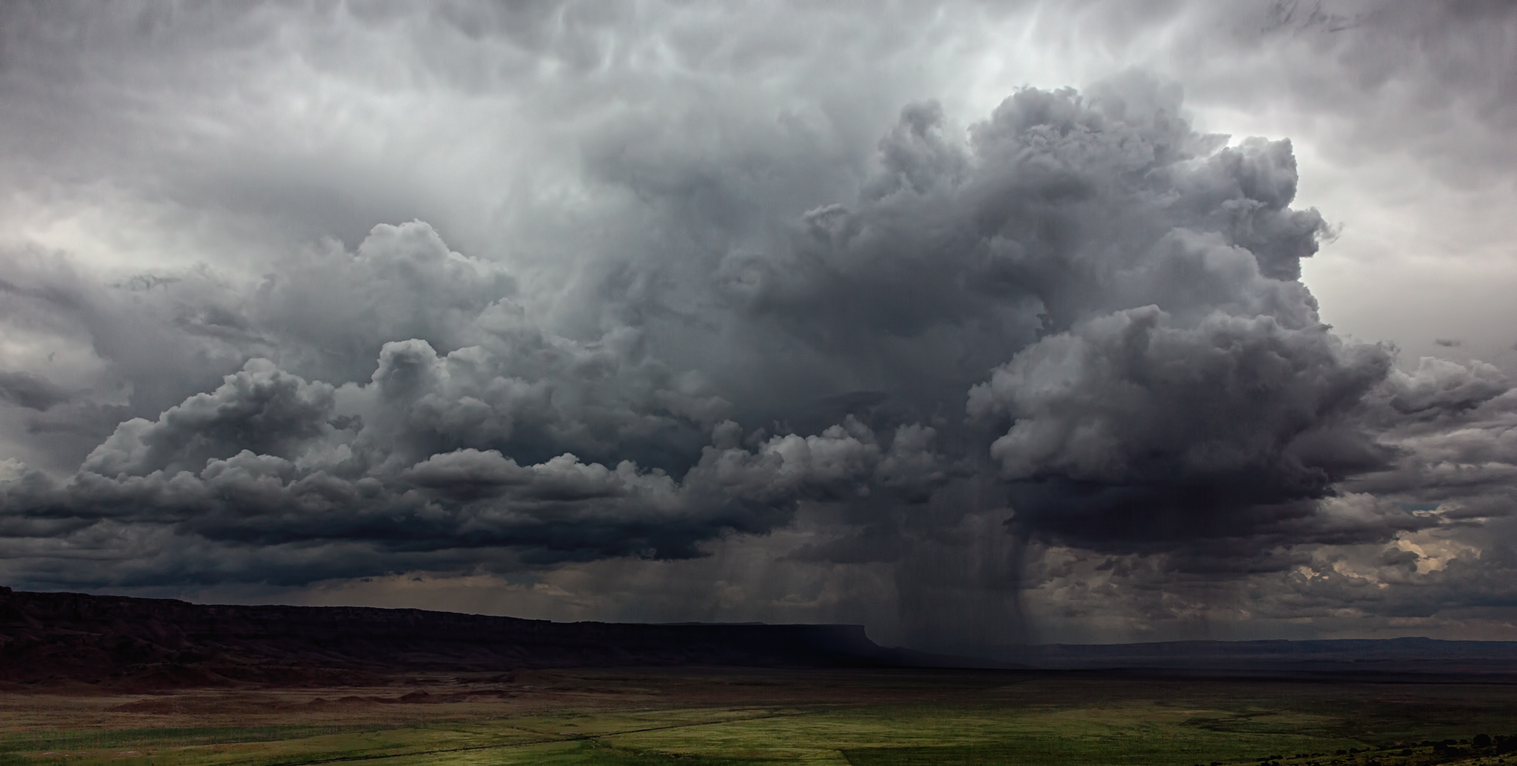 Thunderstorm über den Vermilion Cliffs, Arizona