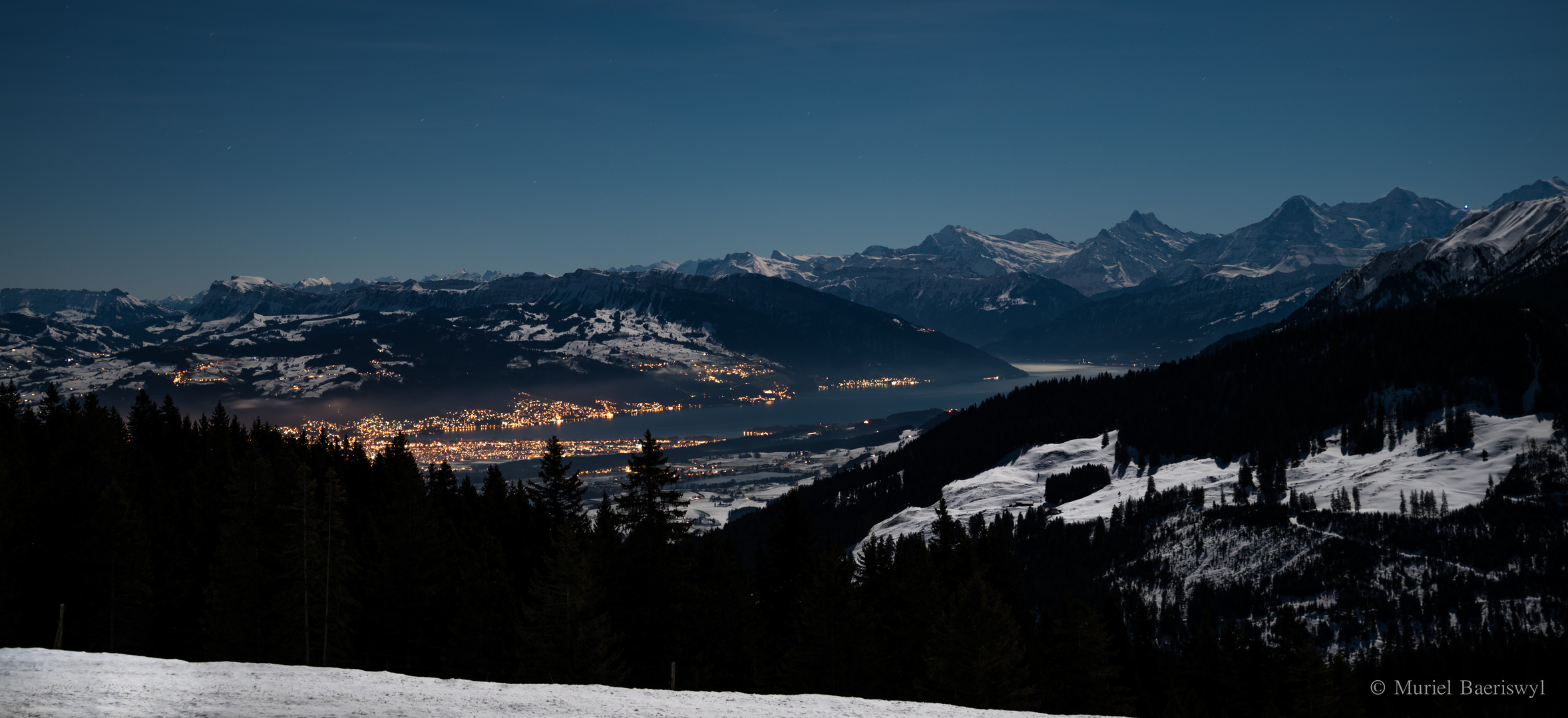 Thunersee at night