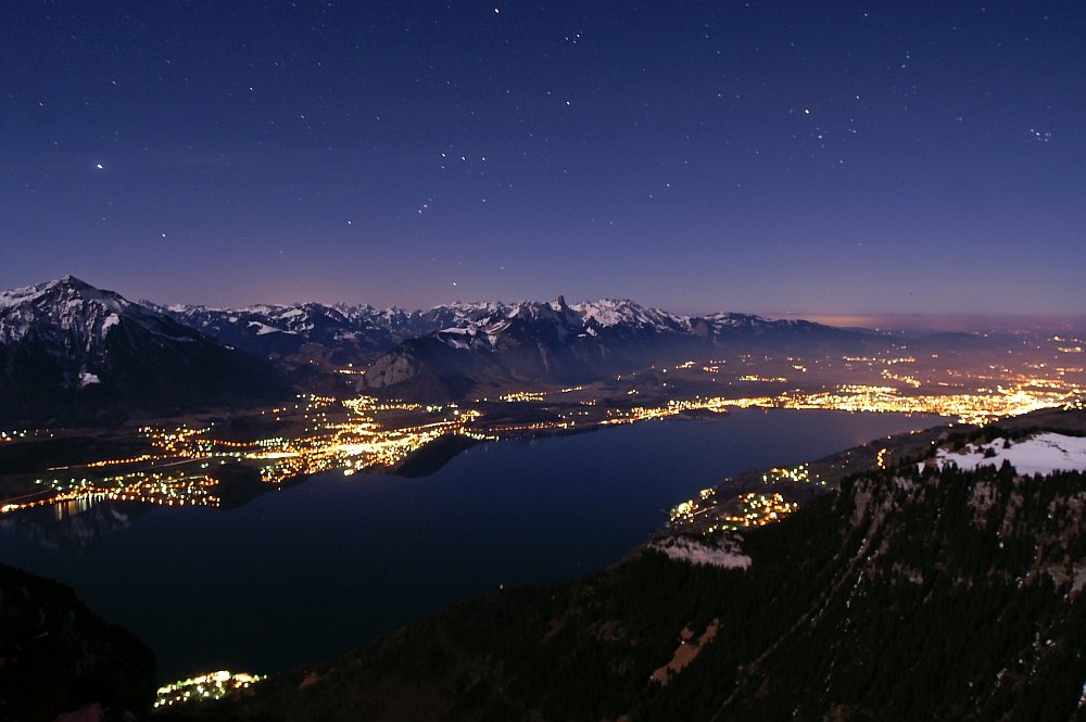 Thunersee bei Nacht