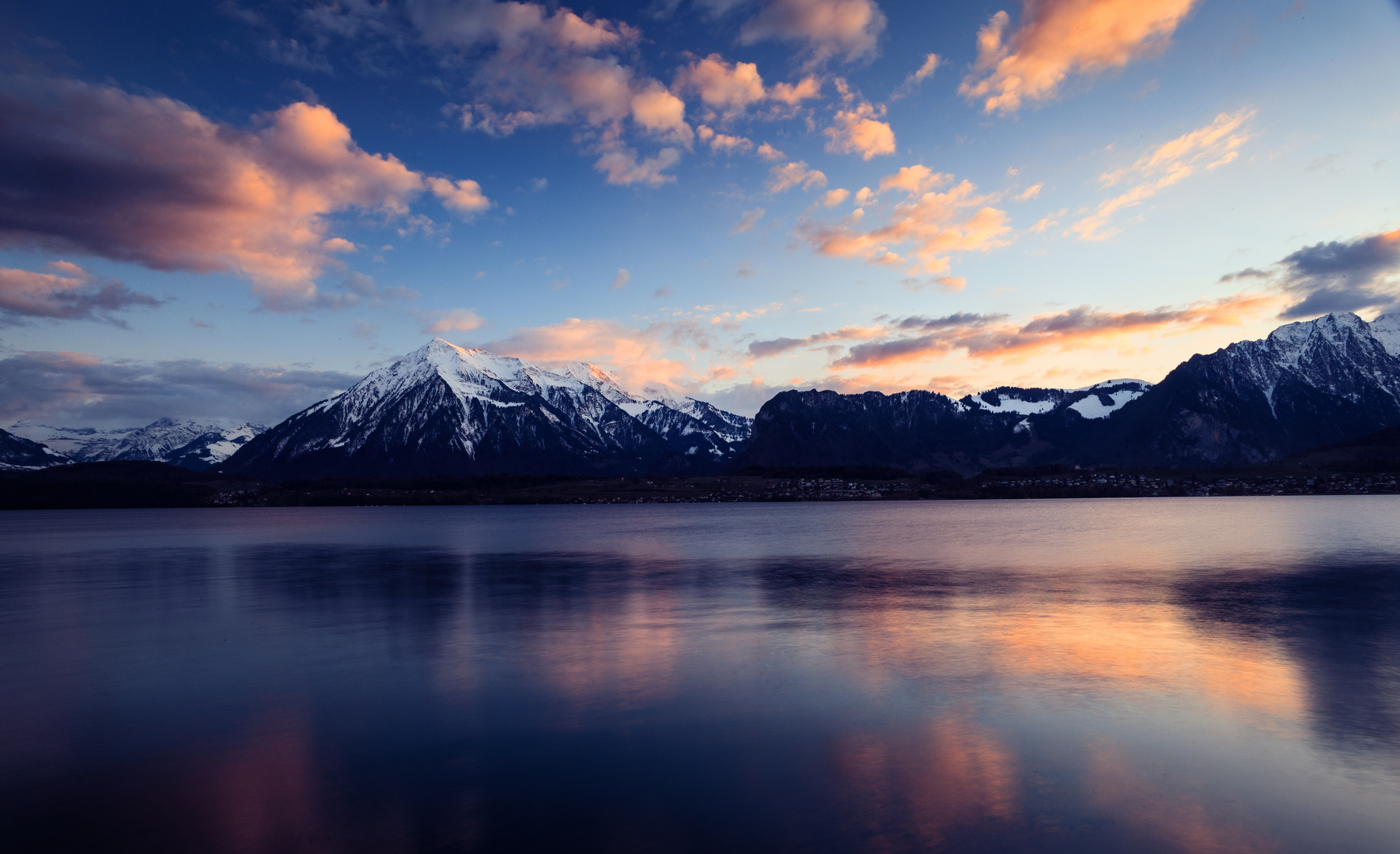 Thunersee&Niesen zur Blauen Stunde