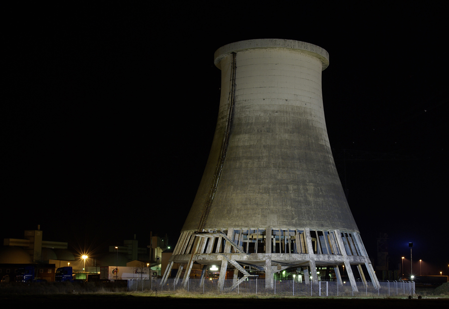 THW Übung am Kühlturm