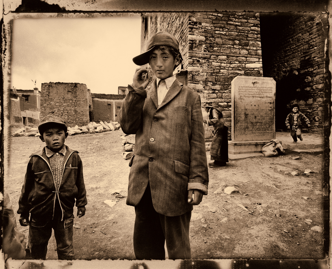 Tibet - Sakya - Children in the Monastery