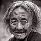 Tibeterin mit Lebenserfahrung