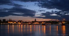 (Tief-) Blaue Stunde am Rhein