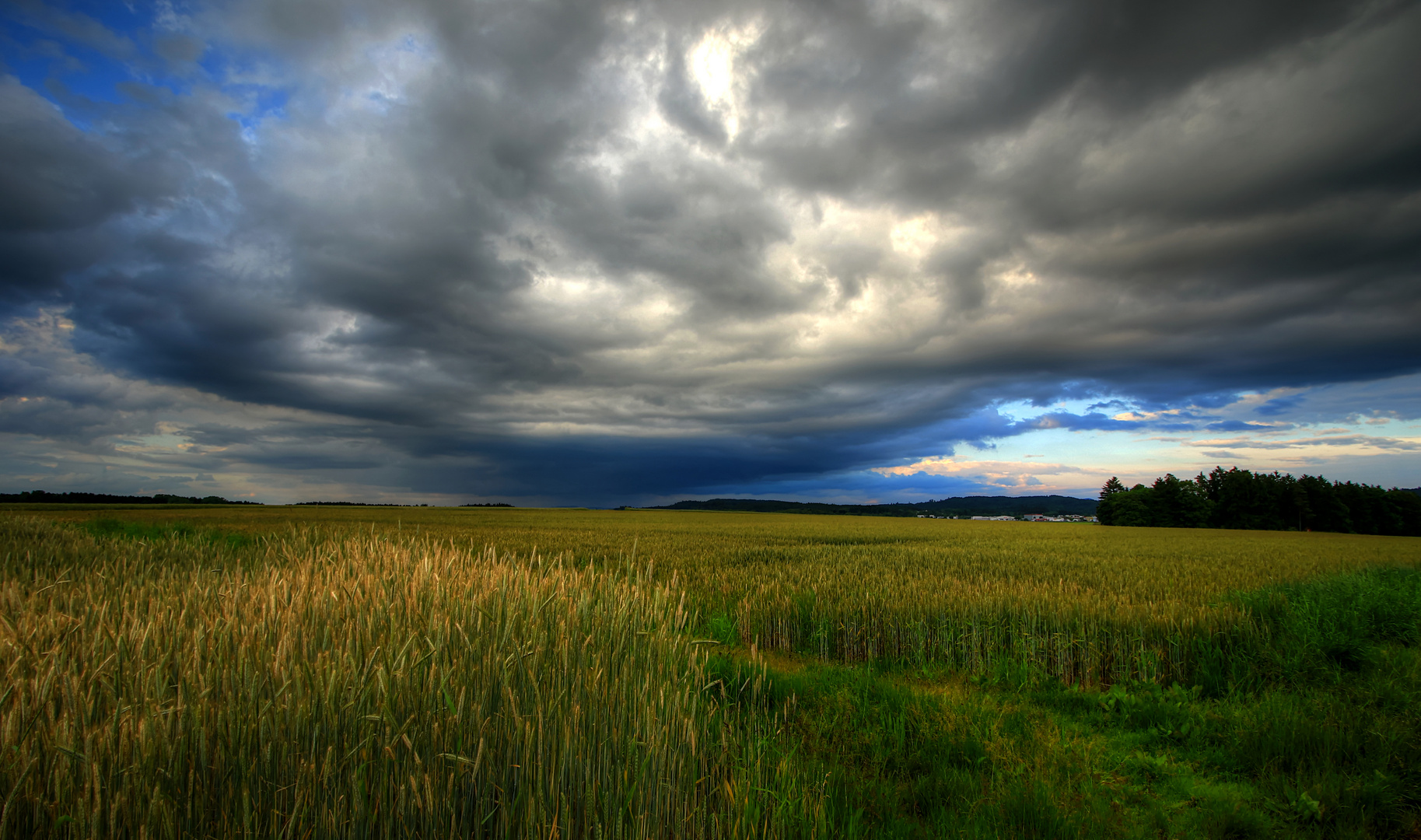 Tief hängende Wolken