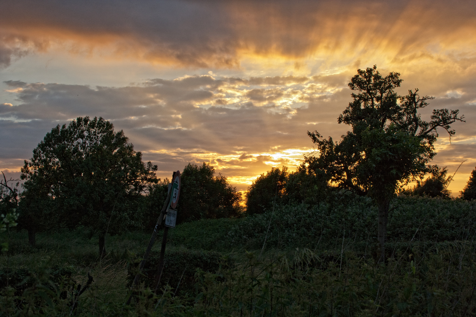 Tief im Westen... Foto & Bild sonnenuntergänge, himmel & universum, lichtundfarbe Bilder auf