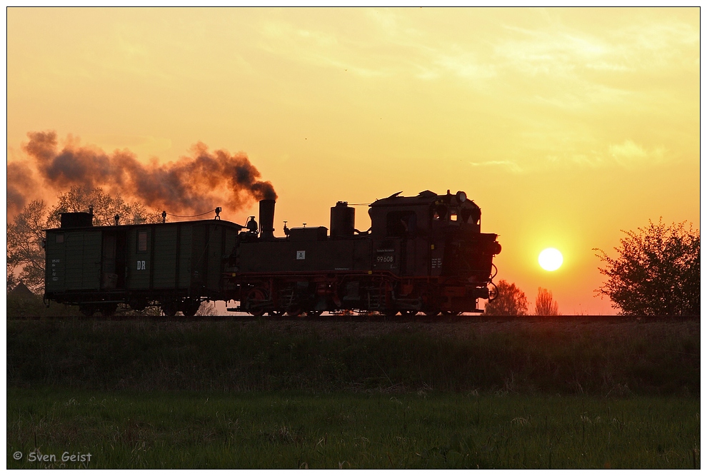 Tief stehende Abendsonne bei Lindenberg