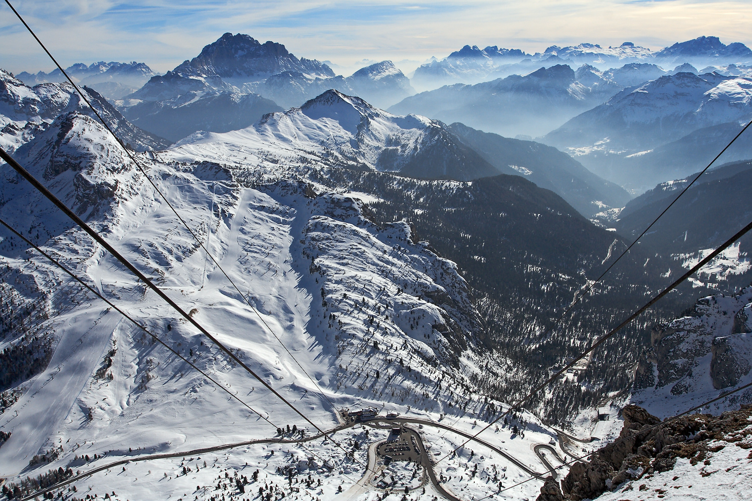 Tiefblick in den Südtiroler Dolomiten