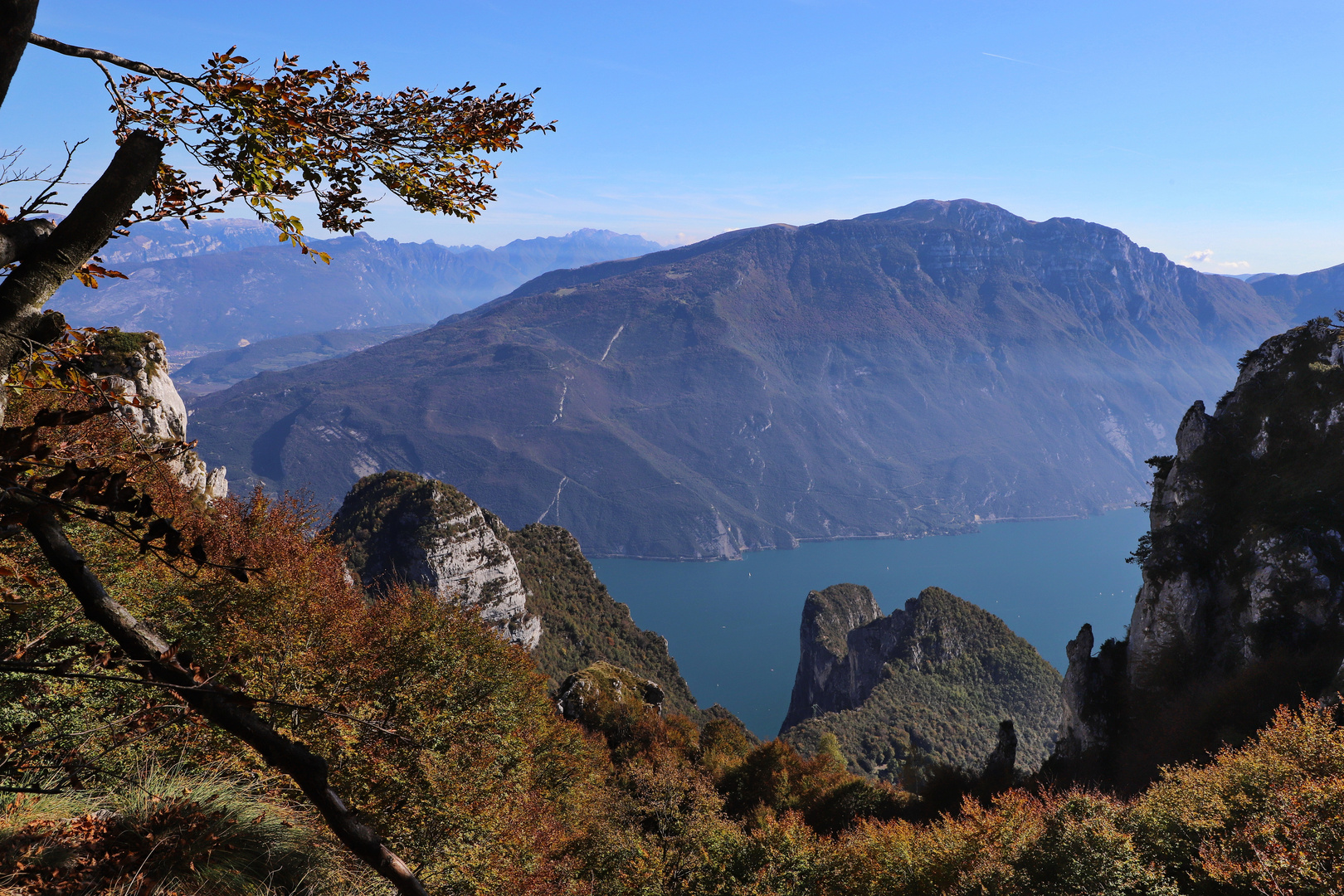 Tiefblick zum Gardasee...