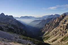 Tiefblicke beim Rifugio Auronzo