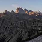 Tiefblicke vom Refugio Auronzo 2320m an der Südseite der drei Zinnen...