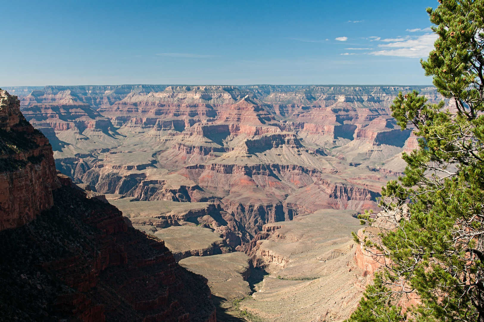 tiefe Schluchten, zerklüftete Landschaft, unendliche Tiefe