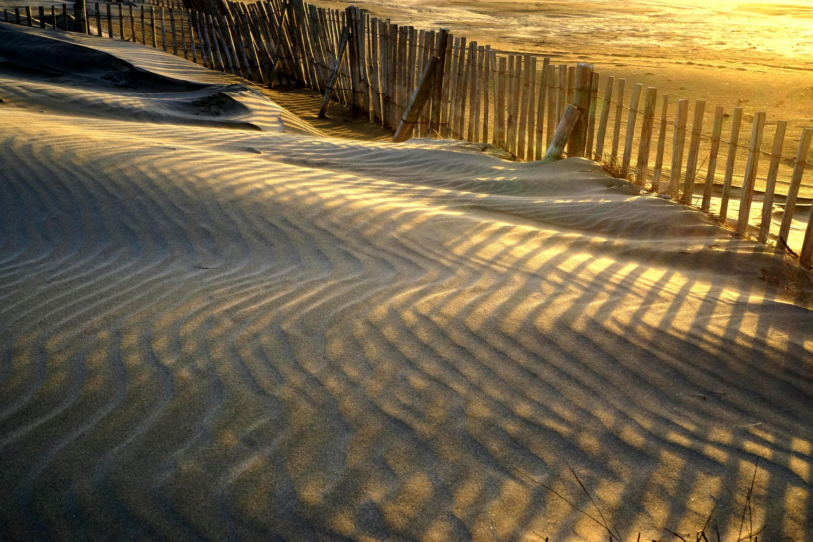 tiefe Sonne am Strand