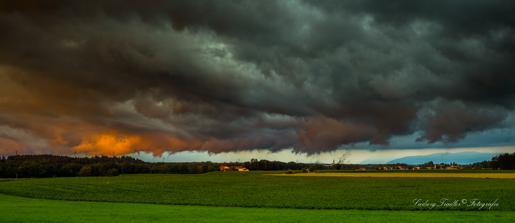 tiefe Wolken