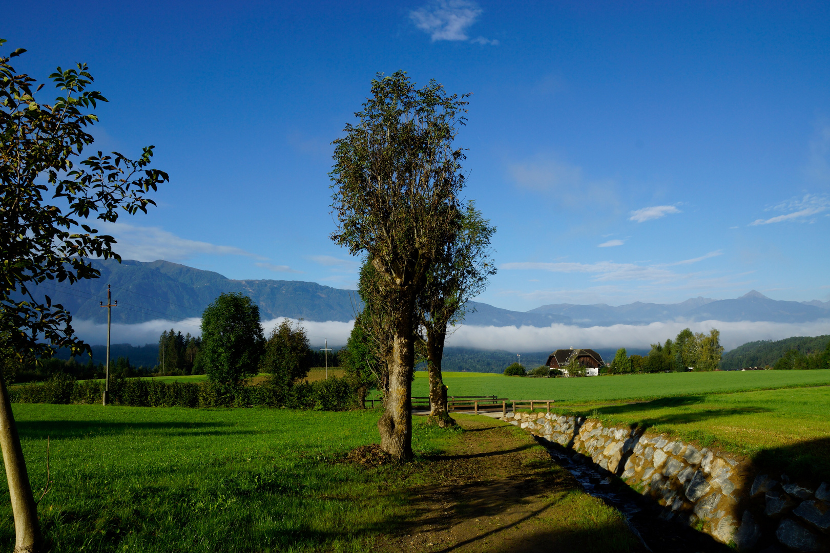 Tiefe Wolken über Kärnten (2)