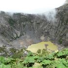 tiefer Blick in den Irazú