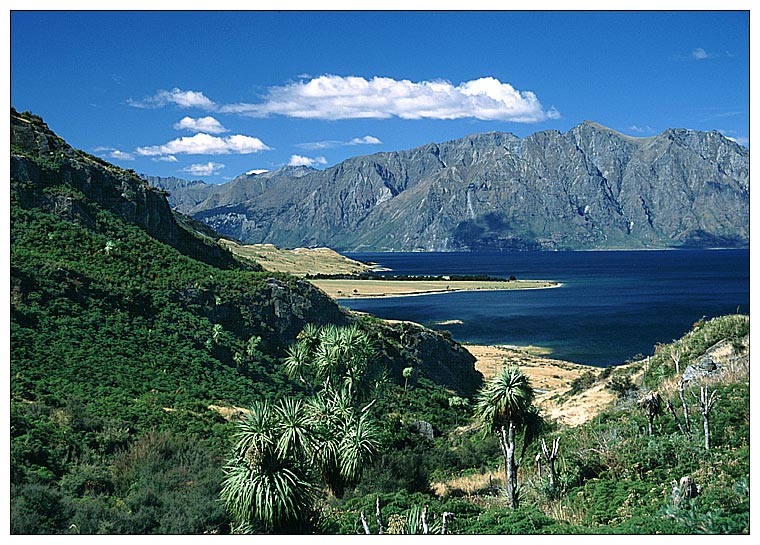 Tiefes Blau des Lake Hawea