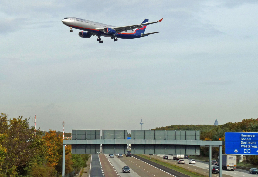 Tiefflieger über der A5