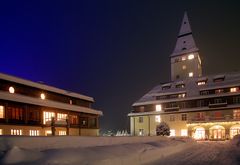 Tiefschnee am Schloss Elmau