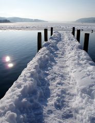 Tiefschnee am Steg