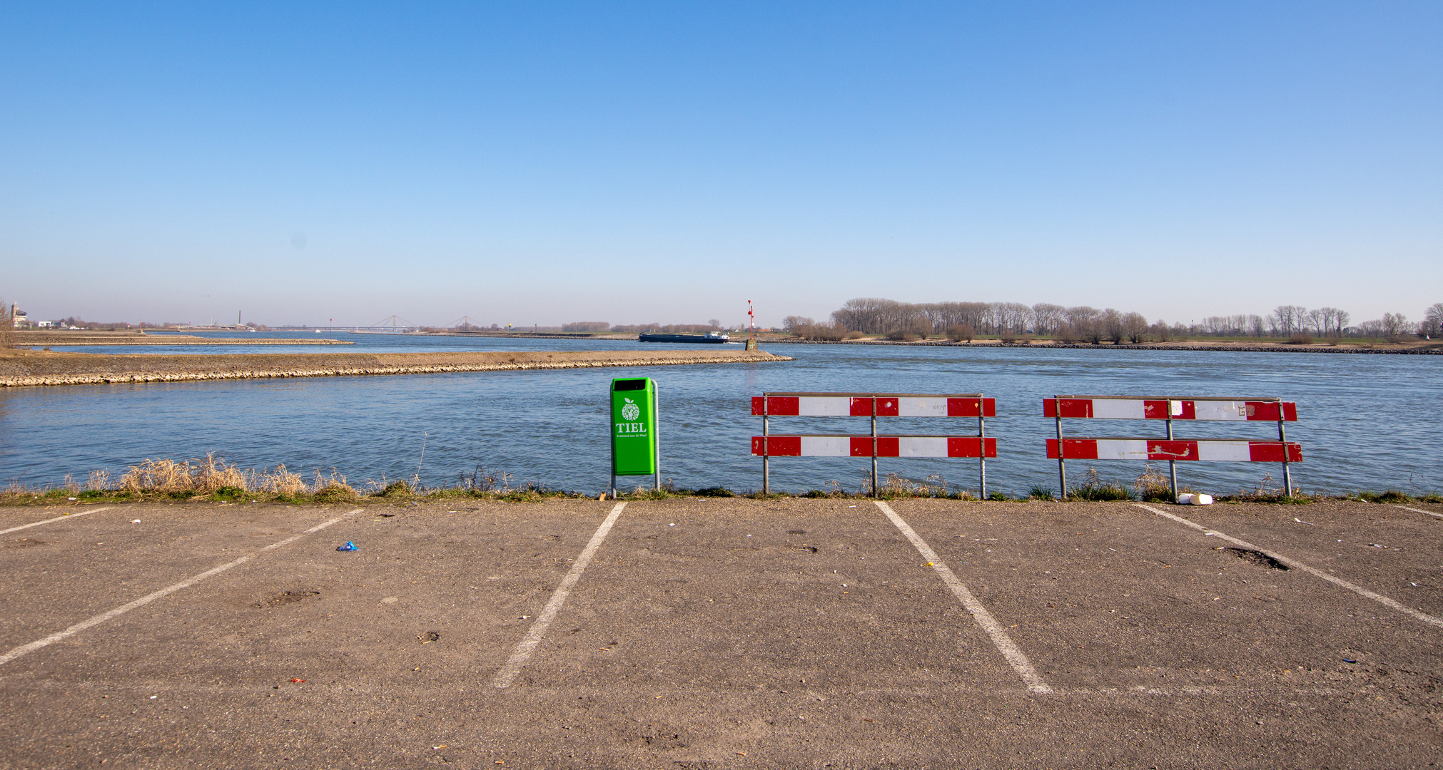 Tiel - Waal River