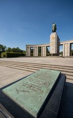 Tiergarten - Soviet War Memorial - 03