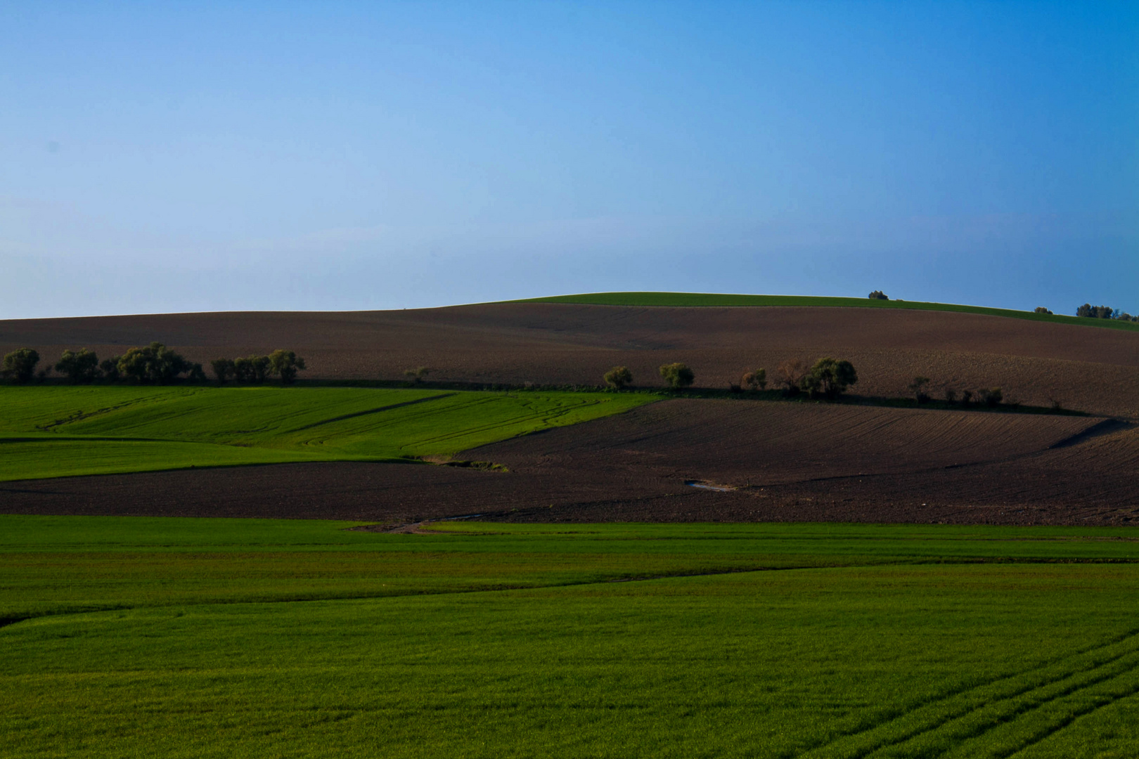 Tierra y cielo (serie) 2