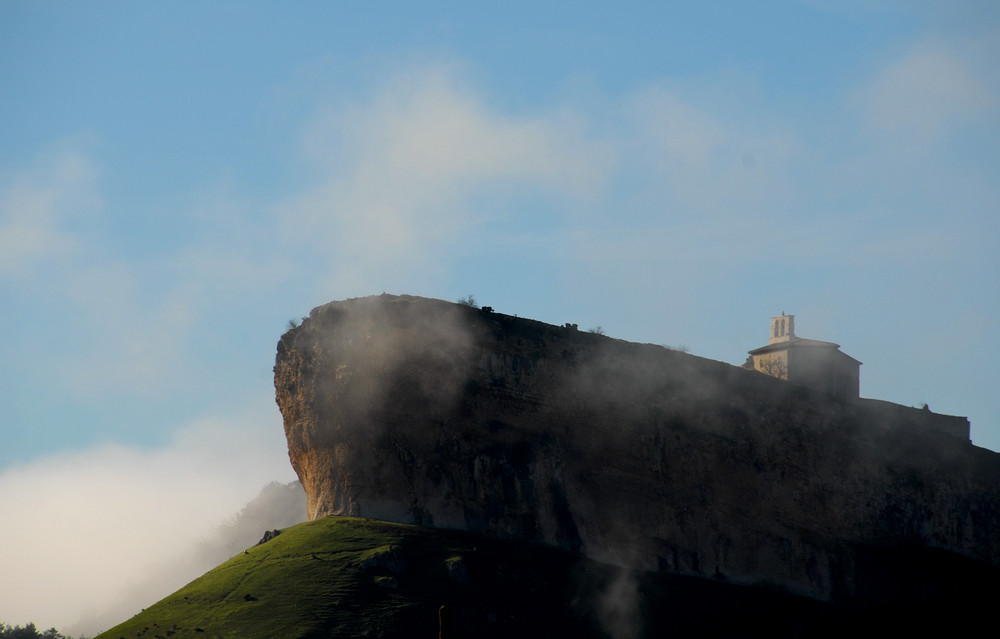 Tierras de leyenda, San Pantaleón de Losa.