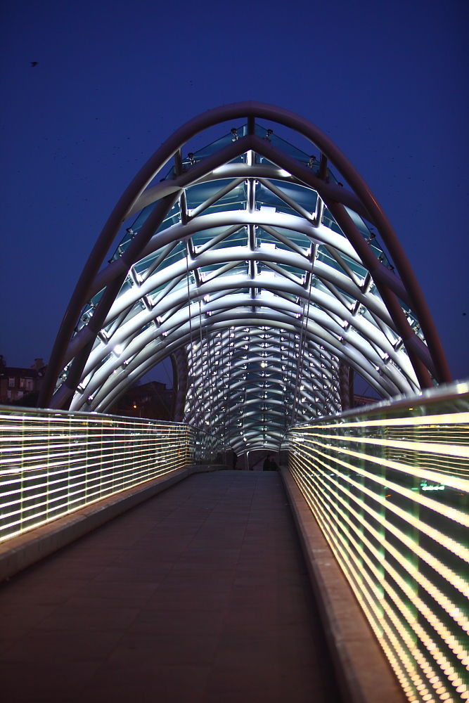 Tiflis, die neue Fußgängerbrücke