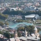 Tiflis Friedensbrücke und Konzerthaus