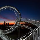 tiger and turtle zur blauen Stunde