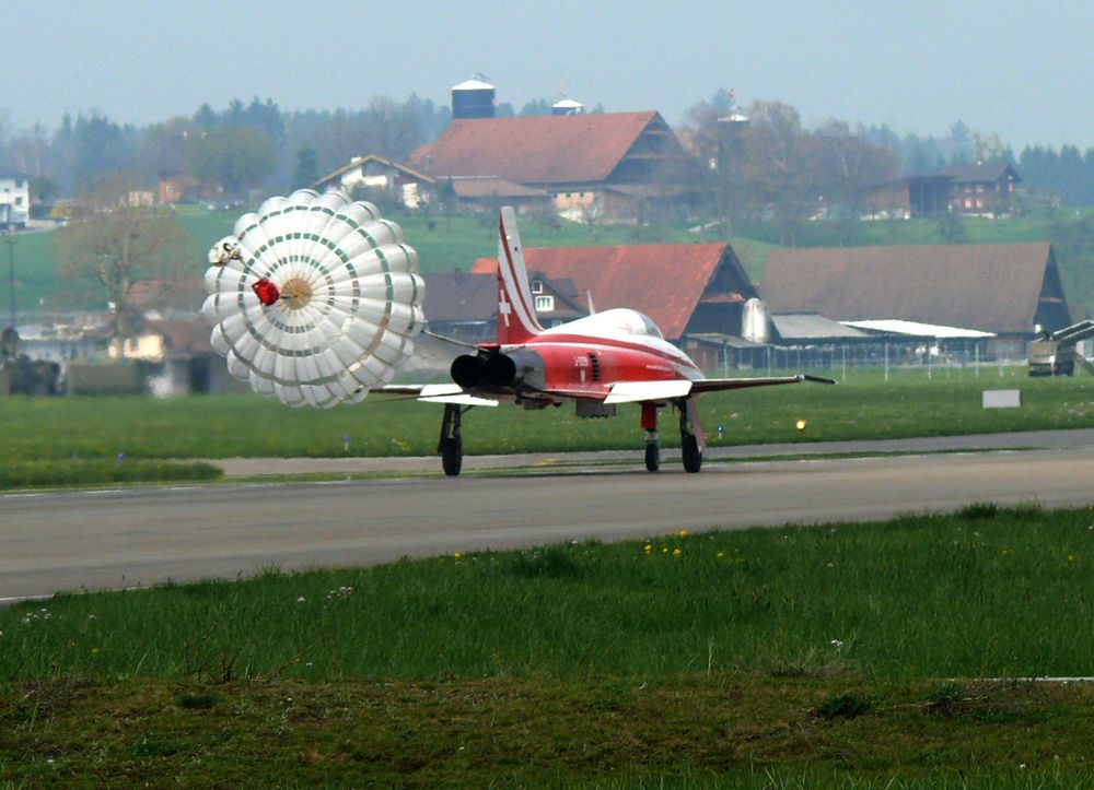 Tiger F 5 der Patrouille Suisse ist gelandet