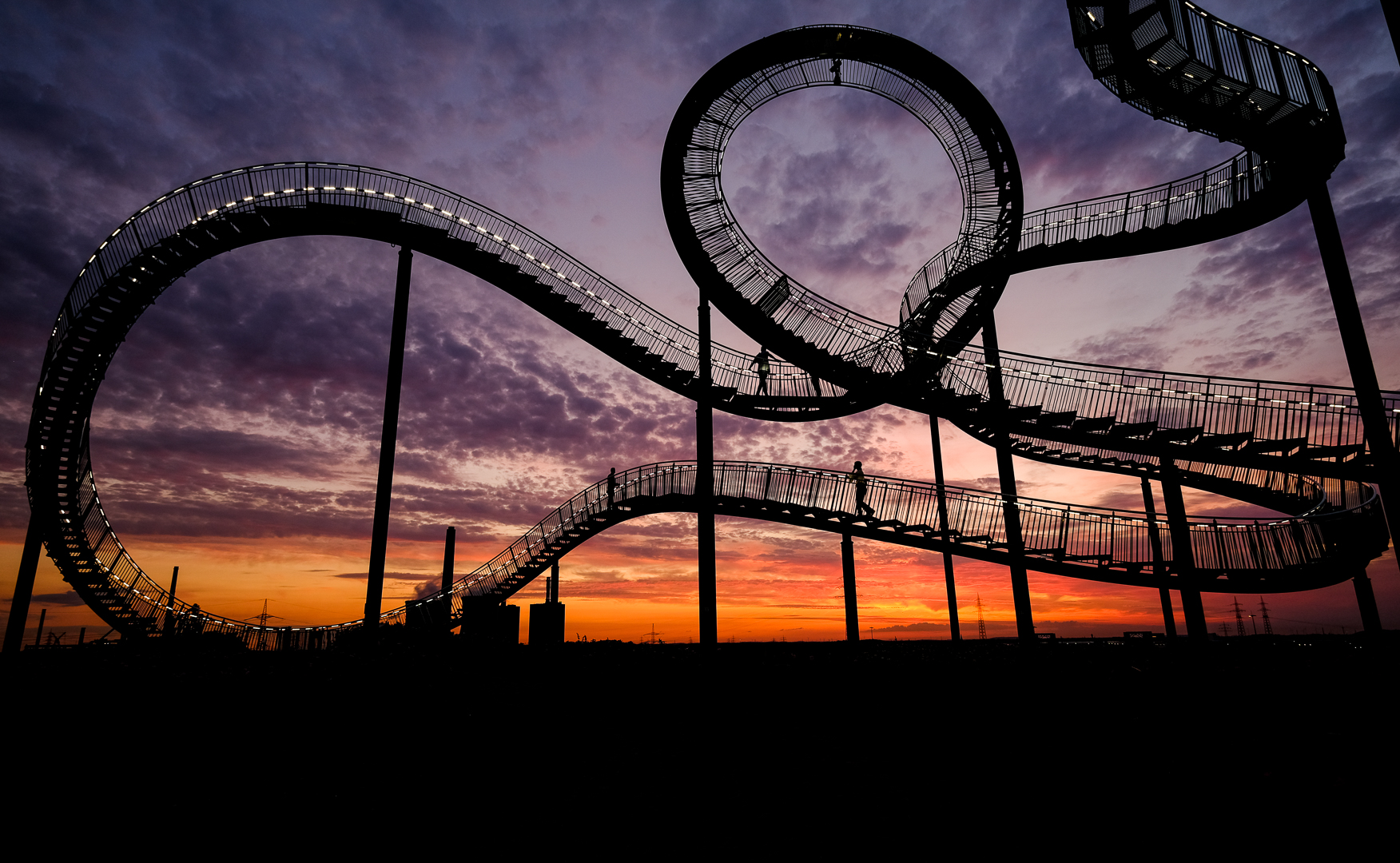 Tiger & Turtle am Abend