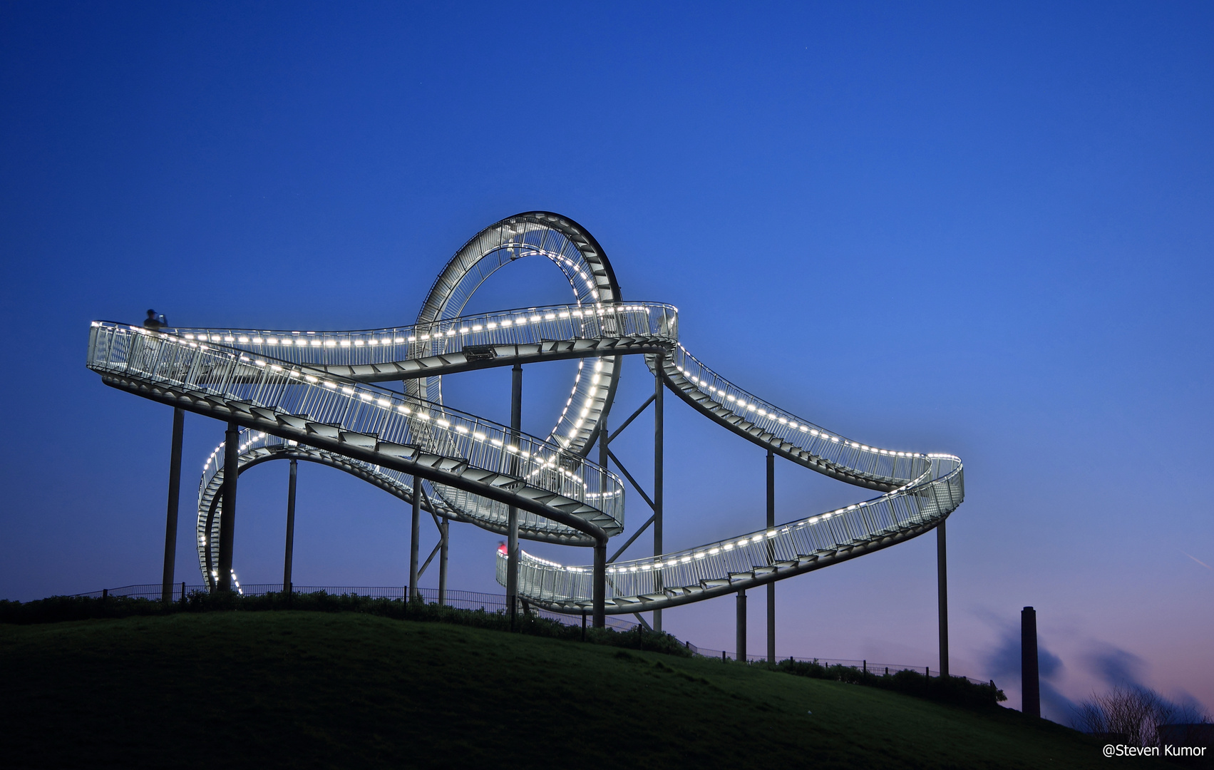 Tiger & Turtle @ blaue Stunde