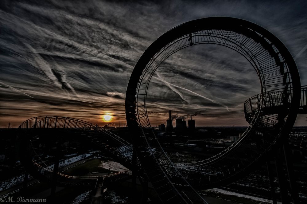 Tiger & Turtle im Sonnenuntergang