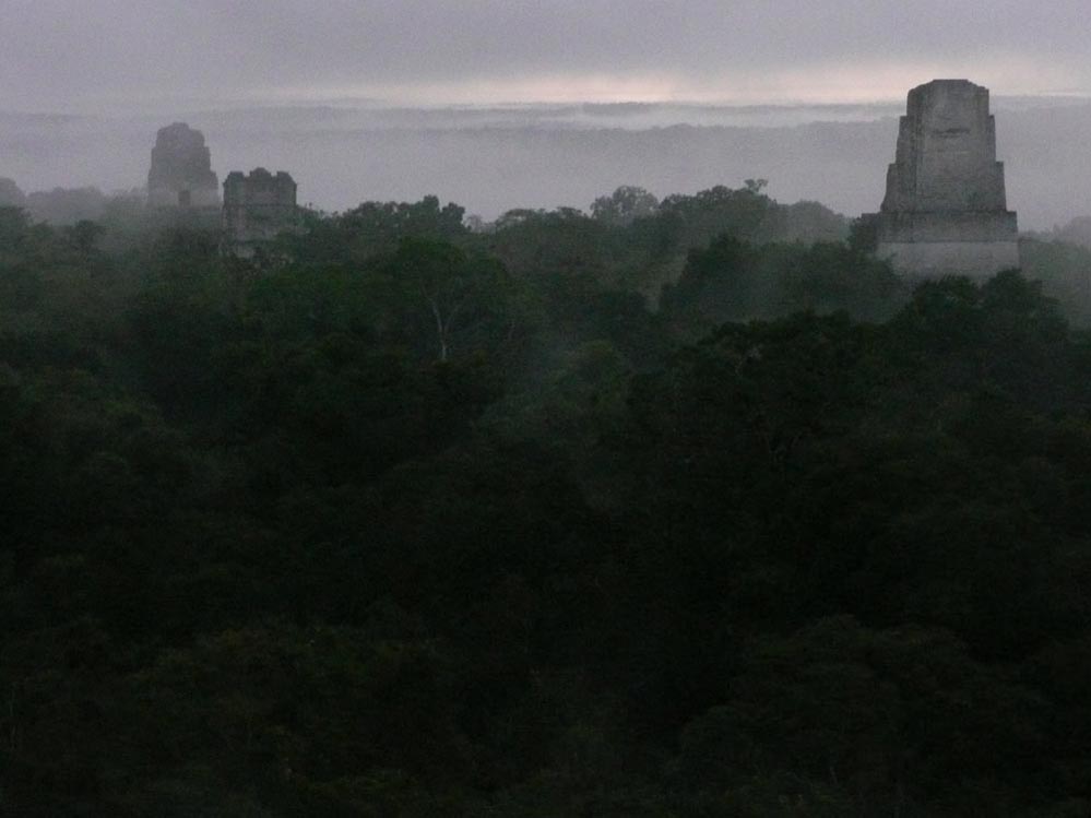 Tikal l'aurora ore 06.00 (Guatemala)