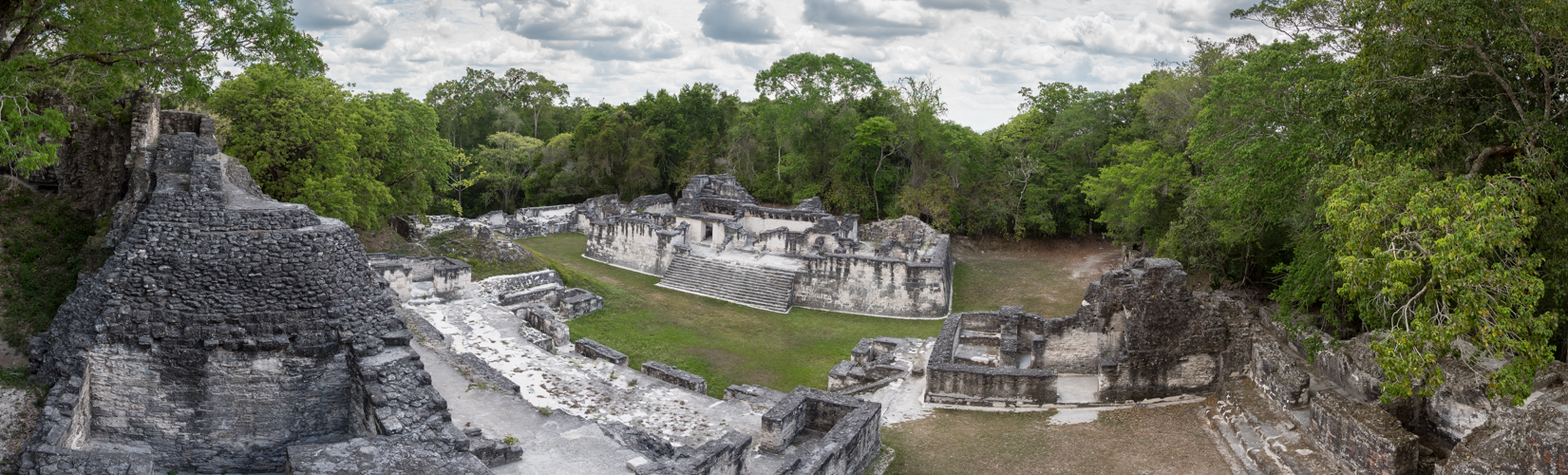 Tikal_zentrale Akropolis