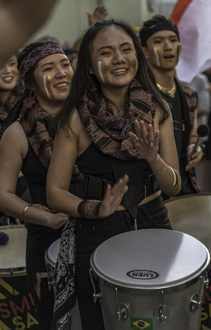 Timbal in Aktion Foto & Bild dokumentation, sommer, asien Bilder auf