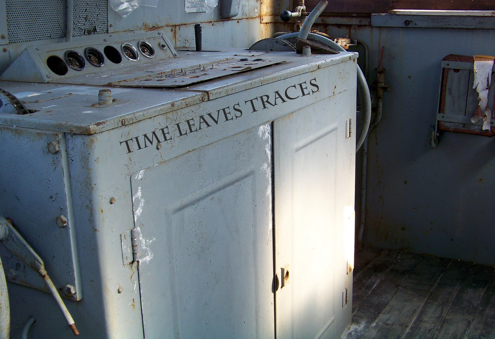 Time leaves traces.
