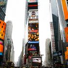 Time Square wuenscht "Happy Thanksgiving"