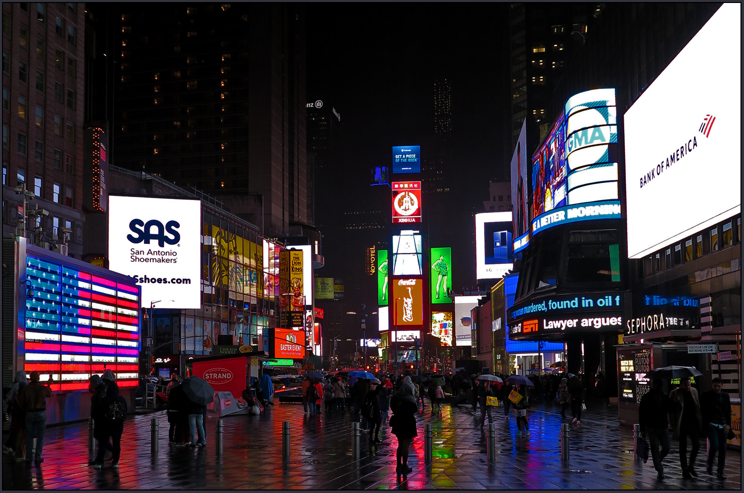 Times Square bei Nacht und Regen - NYC